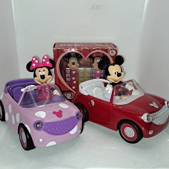 Vintage Minnie and Mickey - Battery Operated Cars and PEEZ - Picture 5 of 11